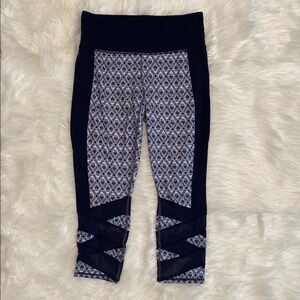 Athleta 3/4 length Navy Patterned leggings
